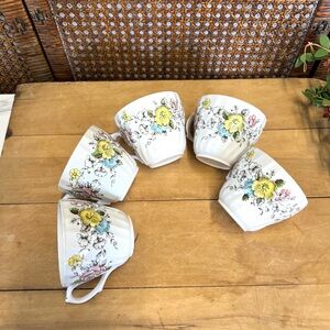 Vintage cups British anchor England floral boquet